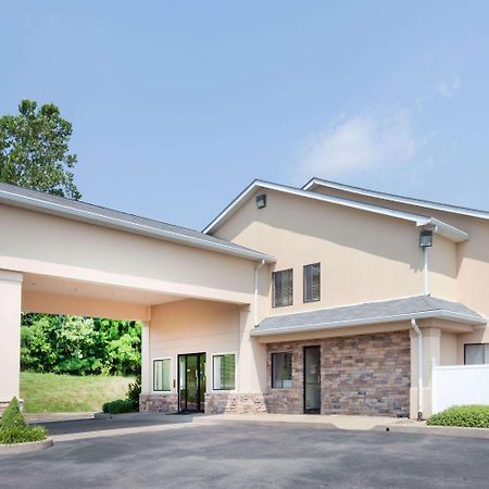 Ramada By Wyndham Tell City Exterior foto
