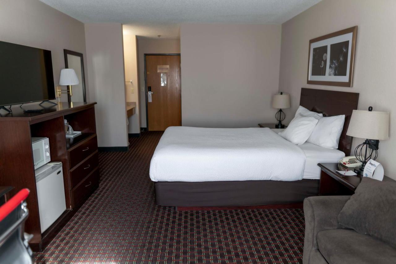 Ramada By Wyndham Tell City Exterior foto