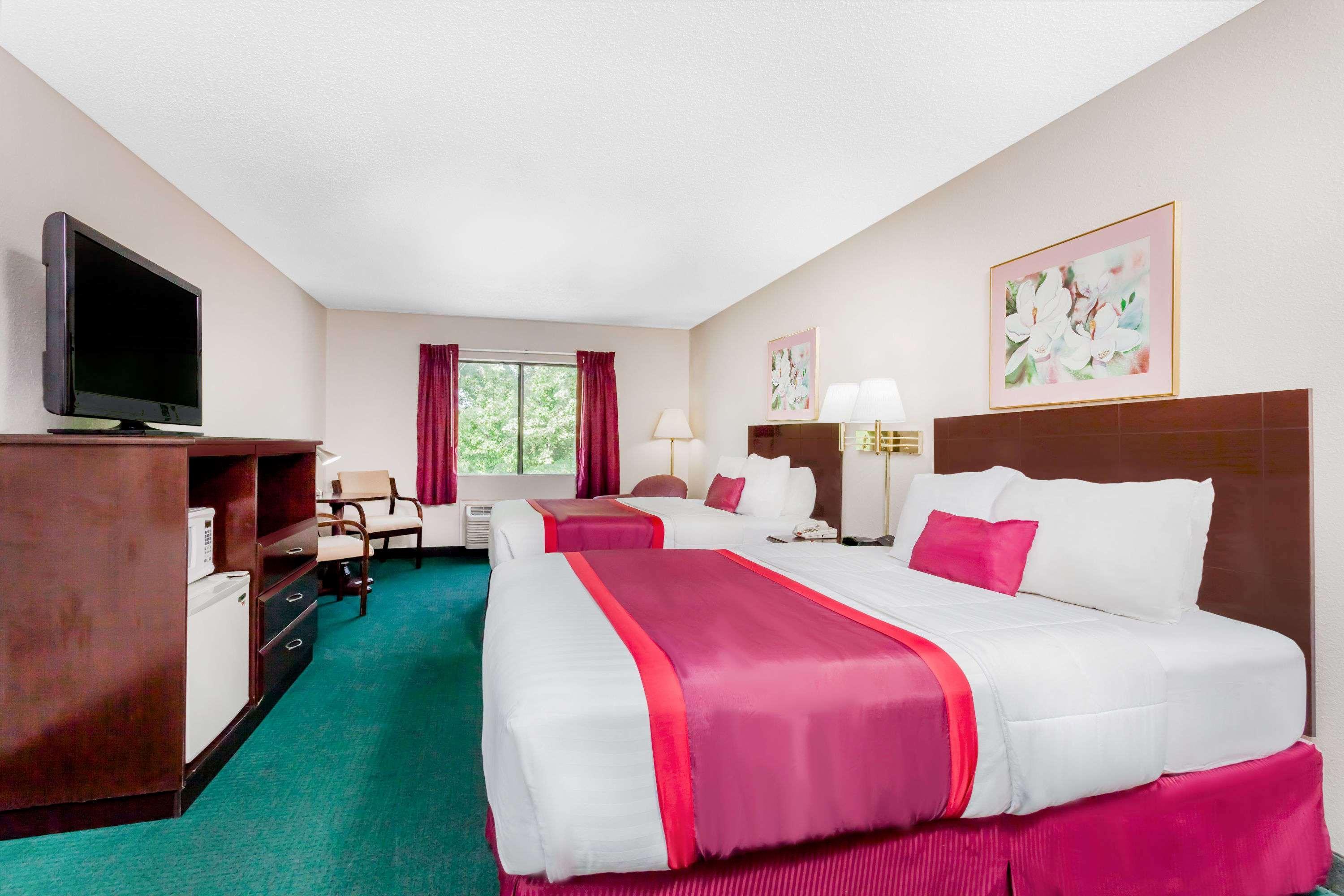 Ramada By Wyndham Tell City Exterior foto